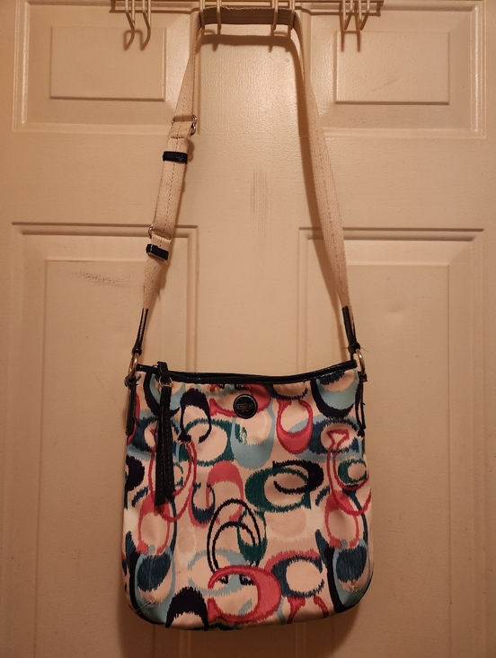 Coach Handbags - Vintage Coach Crossbody